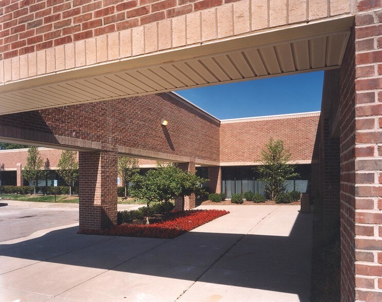 More Photos Of 39111 W 6 Mile Rd, Livonia Coworking Space