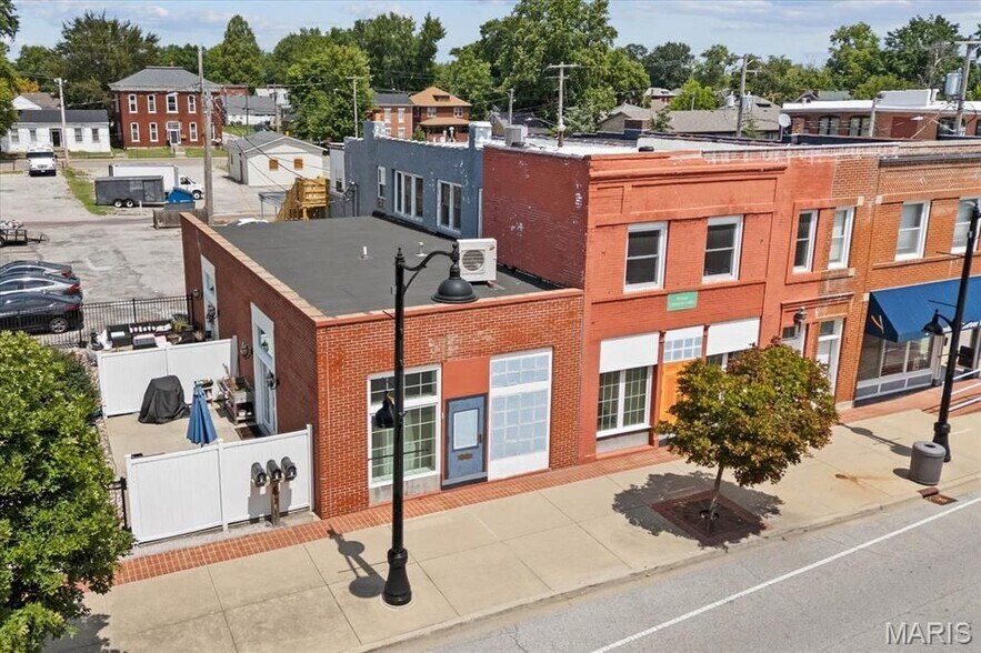 Primary Photo Of 511 E Main St, Belleville Apartments For Sale