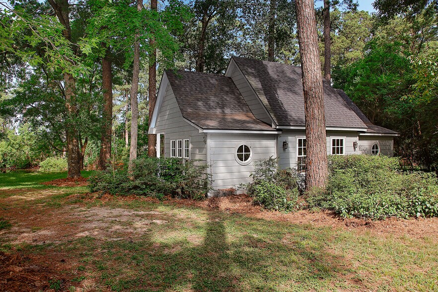 More Photos Of 15598 Bedford Ln, Conroe Specialty For Sale