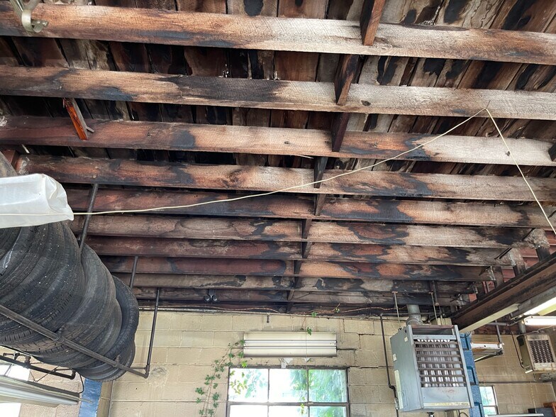 More Photos Of 2400 Ligonier St, Latrobe Auto Repair For Sale