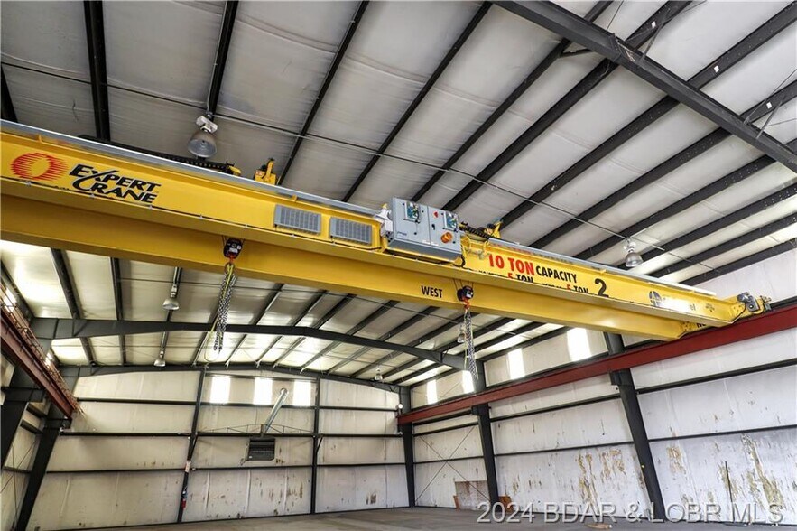 More Photos Of 744 Keystone Industrial Park dr, Camdenton Warehouse For Lease