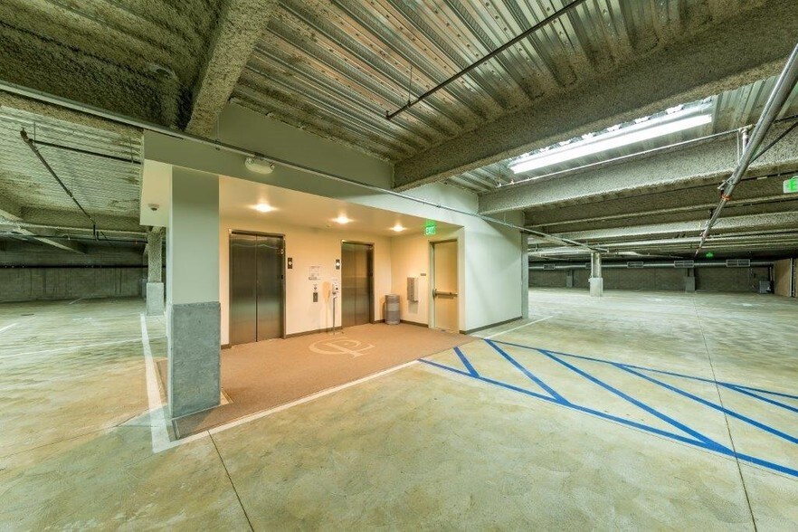 More Photos Of 5901 Priestly Dr, Carlsbad Office For Lease