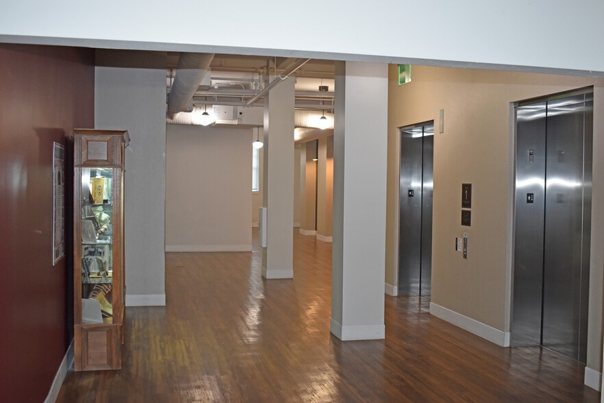 More Photos Of 2218 Bryan St, Dallas Office For Lease