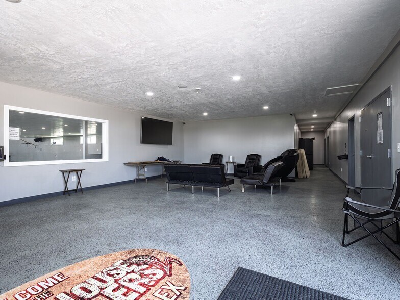 More Photos Of 17612 State Route 3, Watertown Showroom For Sale