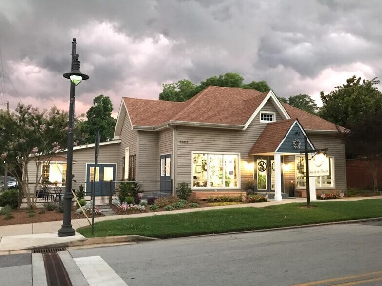 More Photos Of 5603 Main St, Flowery Branch Restaurant For Lease