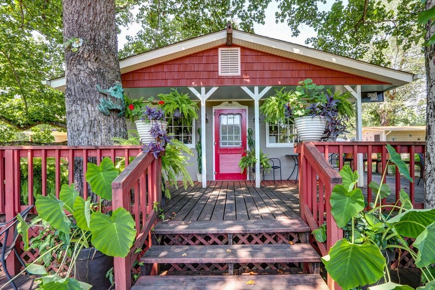 More Photos Of 1105 W Lake Rd, Spout Spring Trailer Camper Park For Sale