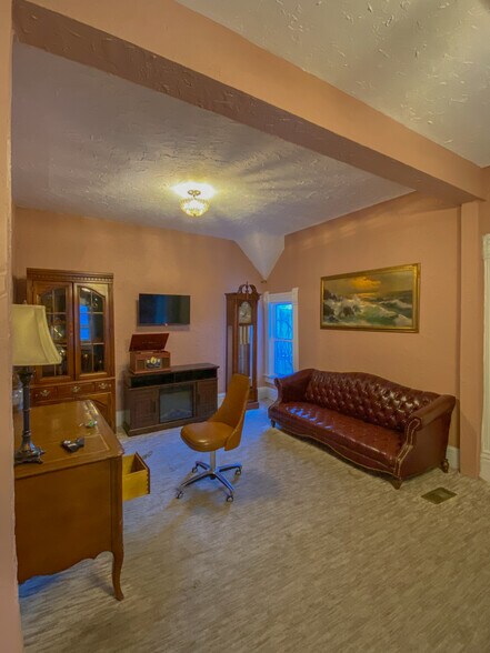 More Photos Of 142 W 5th Ave, Denver Office For Sale