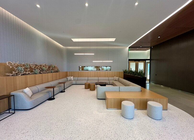 More Photos Of 499 Forbes Blvd, South San Francisco Research And Development For Lease