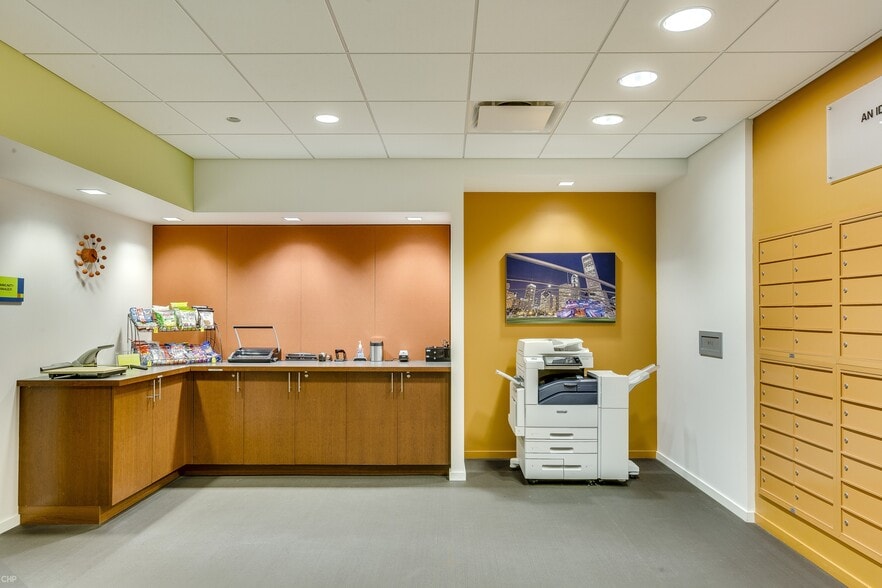 More Photos Of 200 E Randolph St, Chicago Coworking Space