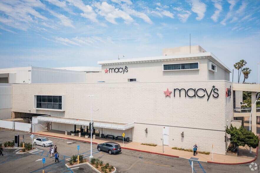 More Photos Of 21712 Hawthorne Blvd, Torrance General Retail For Lease