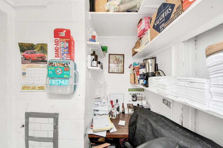 More Photos Of 7626 Clarewood Dr, Houston Restaurant For Sale