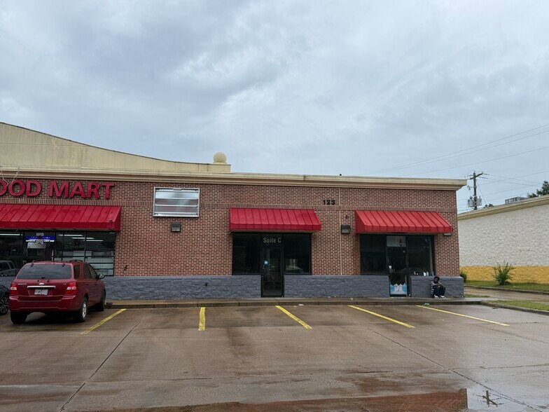 Primary Photo Of 123 W Northside Dr, Jackson General Retail For Lease