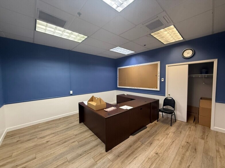 More Photos Of 1601 Blair's Ferry Rd NE, Cedar Rapids Manufacturing For Lease