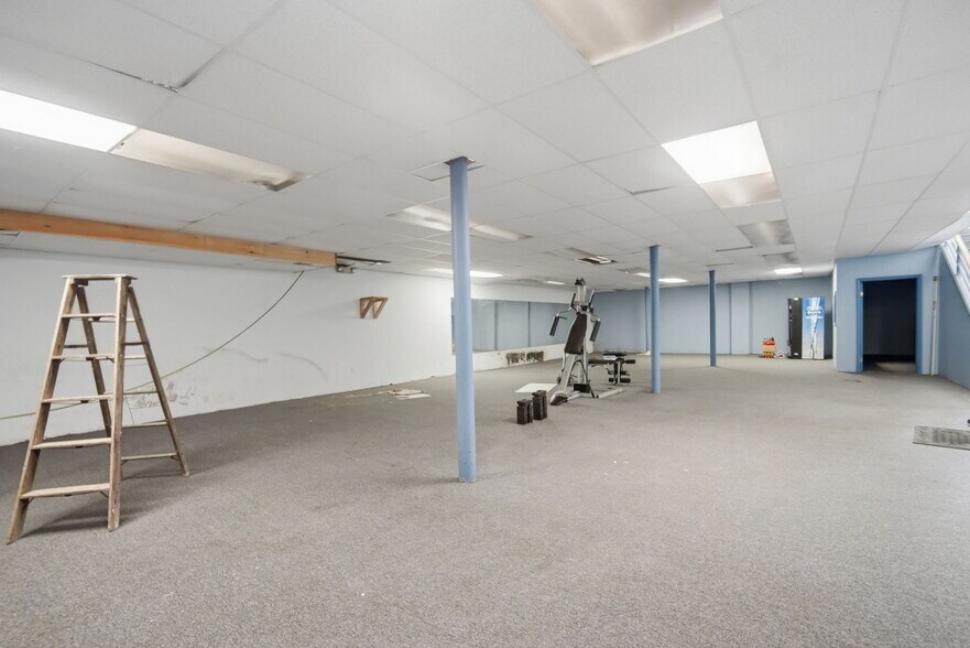 More Photos Of 48 Elm St, Westfield Storefront For Lease