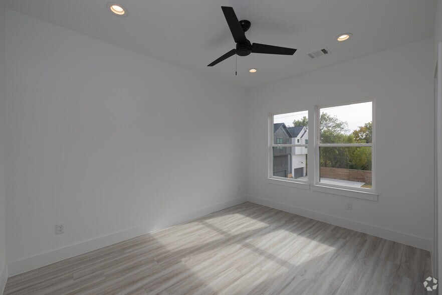 More Photos Of 2527 Judiway St, Houston Apartments For Sale