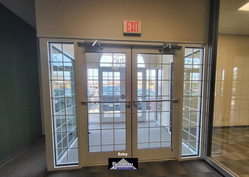 More Photos Of 2318 E 32nd St, Joplin Office For Lease