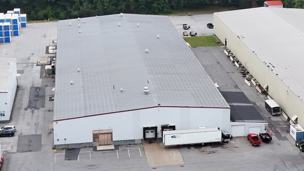 More Photos Of 3 Grande Blvd, Saratoga Springs Warehouse For Lease