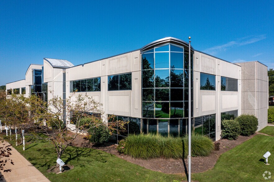 Primary Photo Of 32125 Solon Rd, Solon Office For Lease