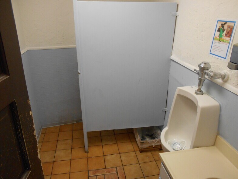 More Photos Of 530 Athens St, Tarpon Springs General Retail For Sale