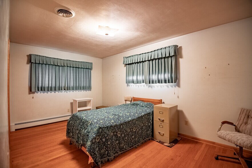 More Photos Of 519 N Hermitage Rd, Hermitage Office Residential For Sale
