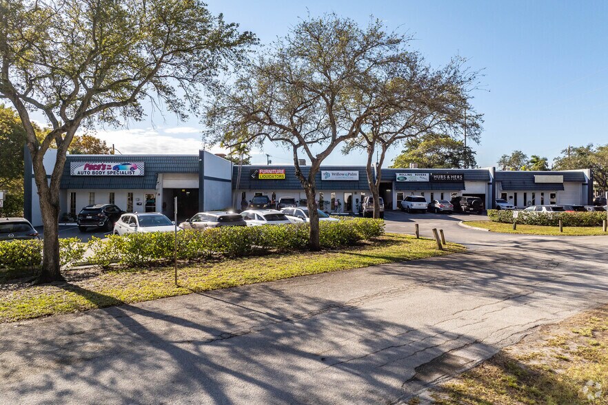 More Photos Of 101 S Congress Ave, Delray Beach Showroom For Lease