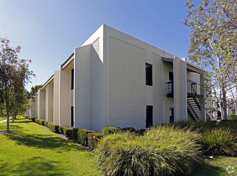 More Photos Of 17870 Sky Park Cir, Irvine Unknown For Lease