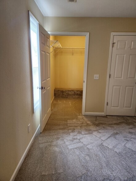 More Photos Of 18 Blossom Ln, Rossville Apartments For Sale