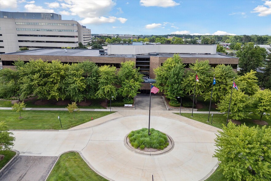 Primary Photo Of 950 Stephenson Hwy, Troy Medical For Lease