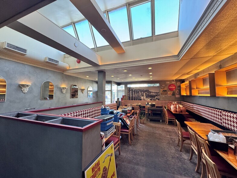 More Photos Of 382-388 W Broadway, Vancouver Storefront For Lease