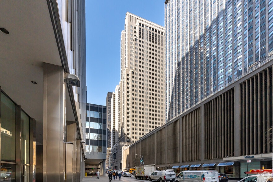 More Photos Of 1325 Avenue of the Americas, New York Coworking Space