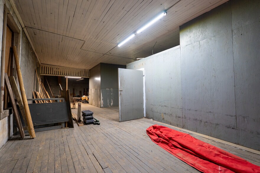 More Photos Of 186 McLaughlin St SW, Pelham Specialty For Sale