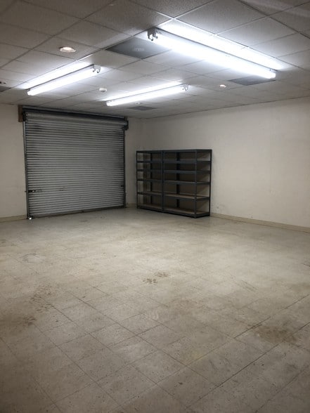 More Photos Of 415 St Johns Way, Columbus Light Manufacturing For Lease