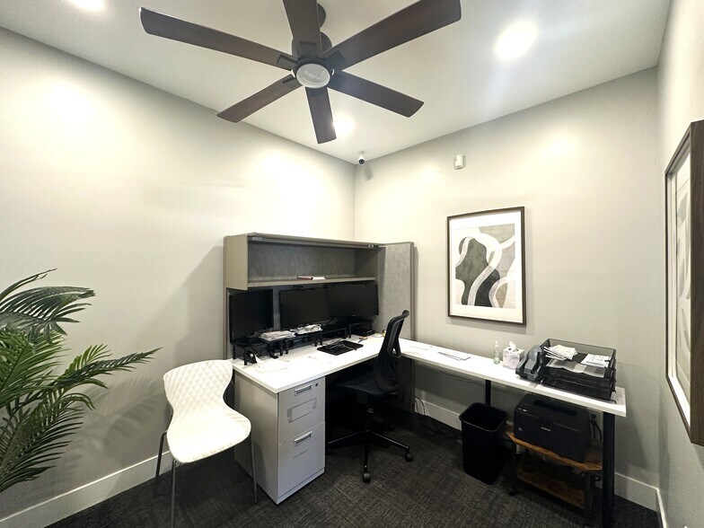 More Photos Of 35 Commercial Way, Springboro Office For Lease