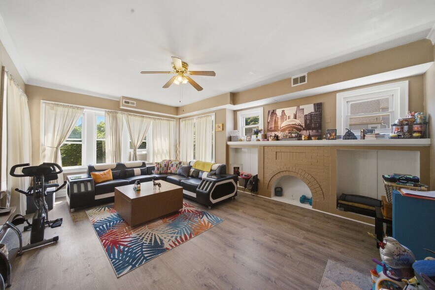 More Photos Of 2038 N Kostner Ave, Chicago Multifamily For Sale