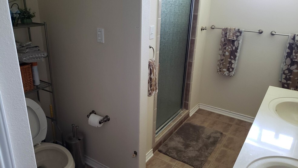 More Photos Of 21511 State Highway 71 W, Spicewood Light Manufacturing For Sale