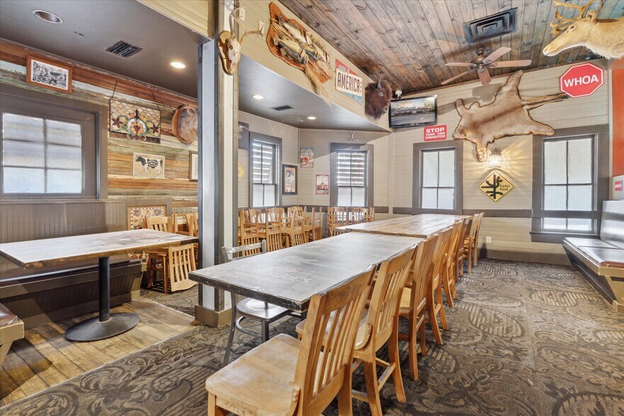 More Photos Of 115 NW 1st St, Trenton Restaurant For Sale