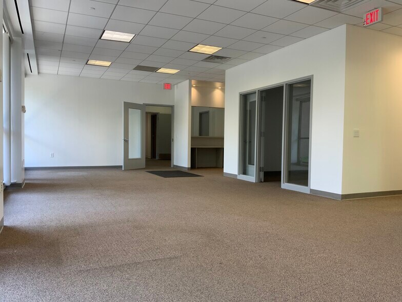 More Photos Of 643 Route 211E, Middletown Storefront Retail Office For Lease