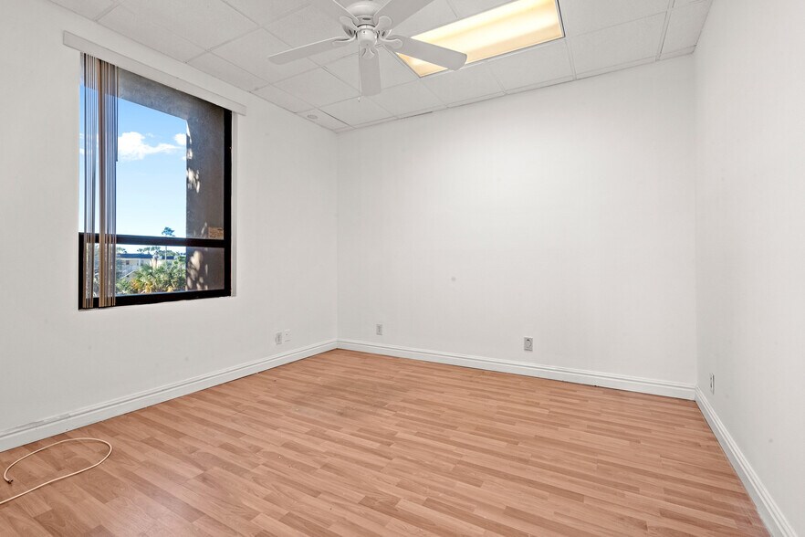 More Photos Of 3003 S Congress Ave, Lake Worth Medical For Sale