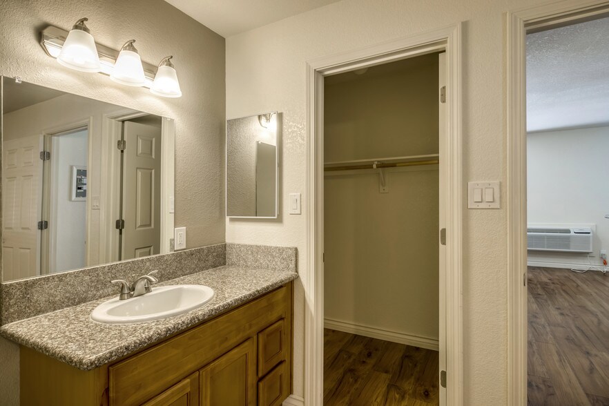 More Photos Of 1142 N Sutter St, Stockton Apartments For Sale