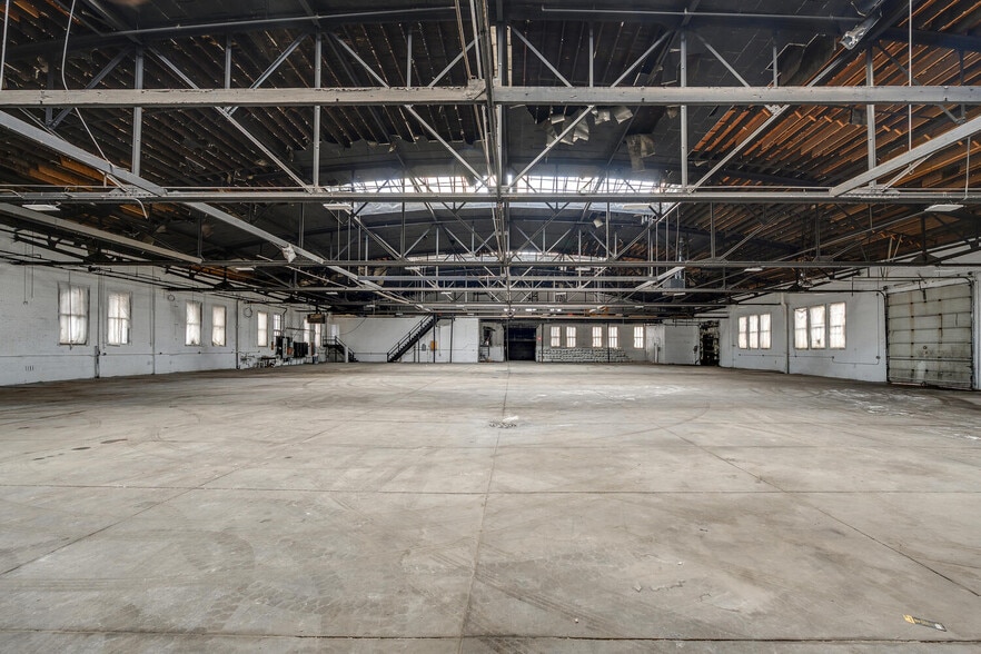 More Photos Of 1423 W 59th St, Chicago Warehouse For Lease