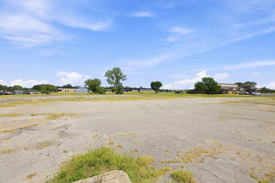 More Photos Of 1406 East St, Iola Land For Sale