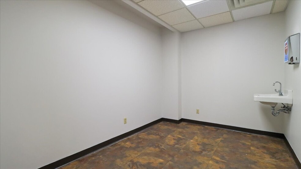 More Photos Of 1115 Alaska Ave, West Plains Hospital For Sale