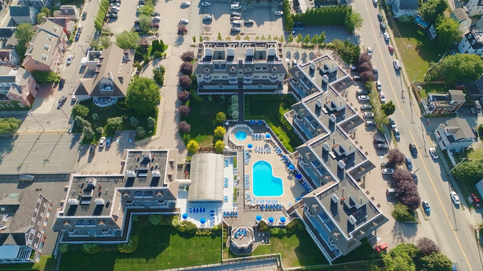 More Photos Of 551 Thames St, Newport Hotel For Sale