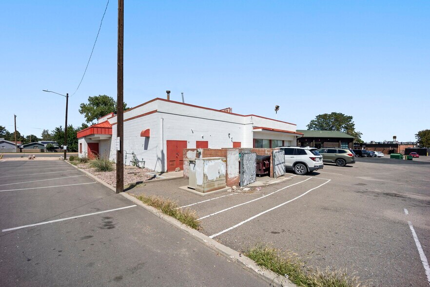 More Photos Of 3400 W Northern Ave, Pueblo Restaurant For Sale