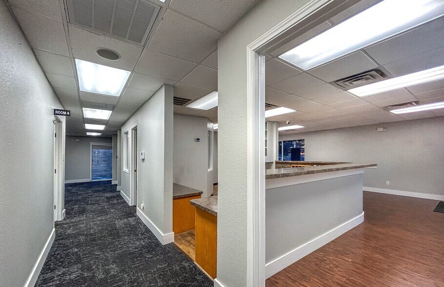 More Photos Of 638 Londonderry Ln, Denton Medical For Lease