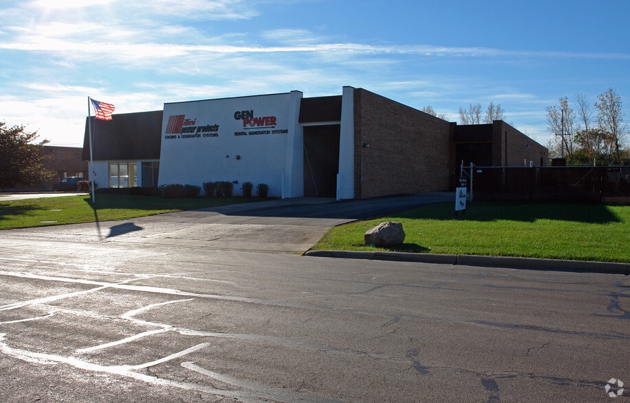 More Photos Of 444 Randy Rd, Carol Stream Warehouse For Lease