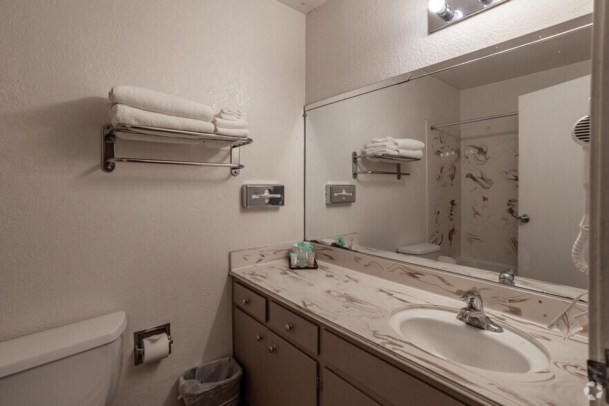 More Photos Of 10805 Palm Dr, Desert Hot Springs Hotel For Sale