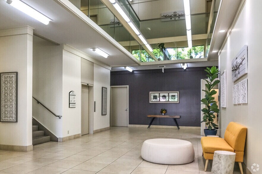 More Photos Of 1560 Brookhollow Dr, Santa Ana Office For Lease