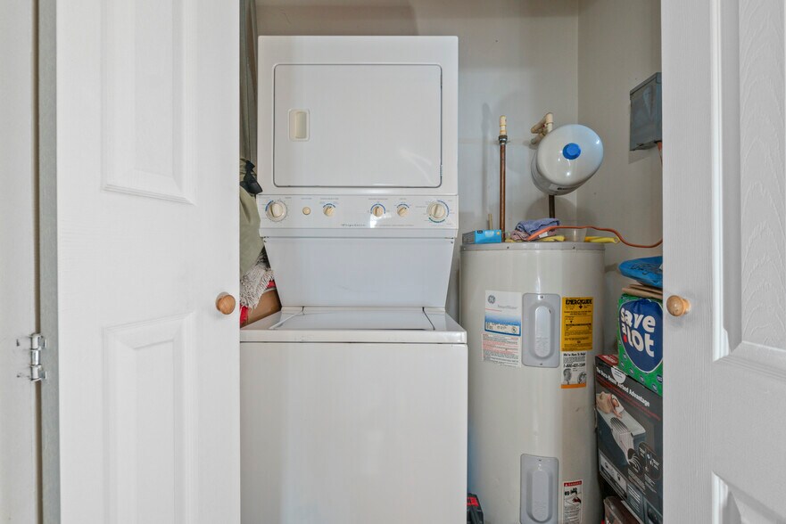 More Photos Of 1918 McCulloh St, Baltimore Apartments For Sale
