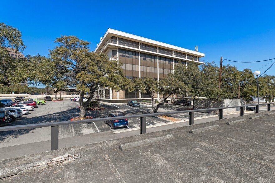 More Photos Of 1802 NE Loop 410, San Antonio Office For Sale